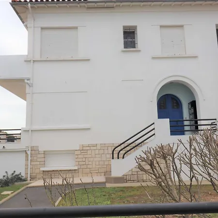 Apartment 2 Pers A Royan, 34m2, Pres De La Plage Et Centre-ville, Parking Inclus - Fr-1-494-187 *
